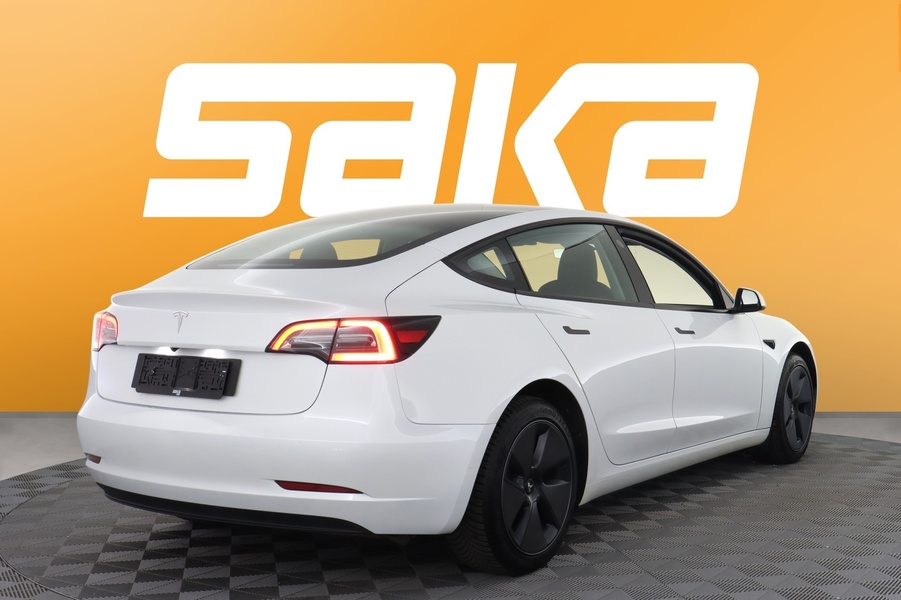 Tesla Model 3 vaihtoauto