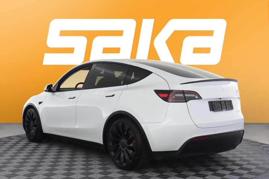 Tesla Model Y vaihtoauto