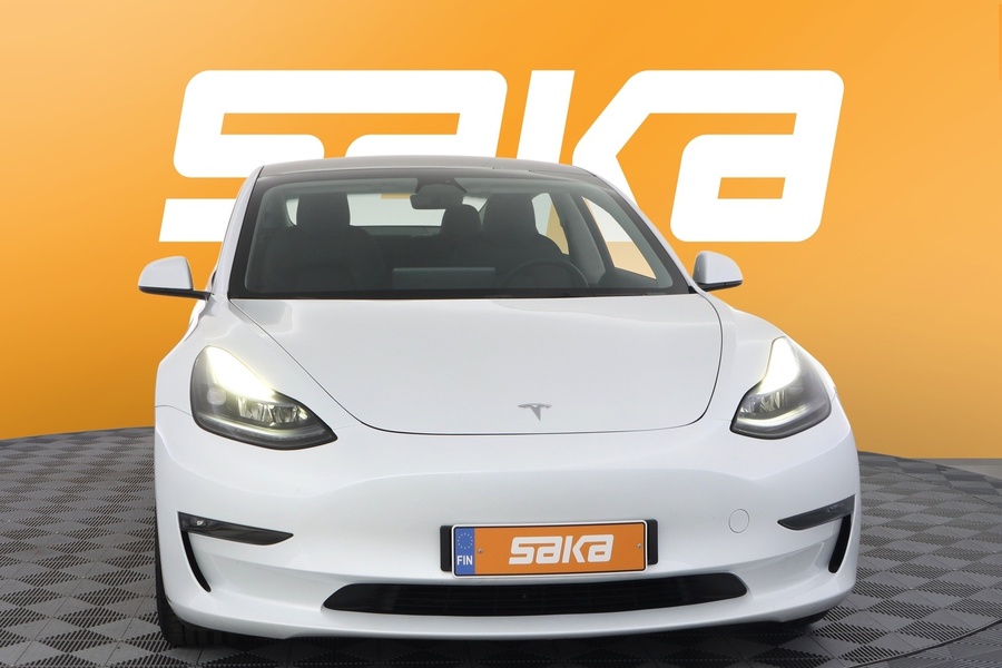 Tesla Model 3 vaihtoauto