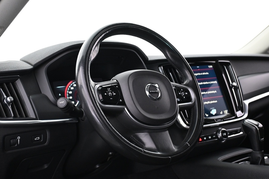 Volvo V90 Cross Country vaihtoauto