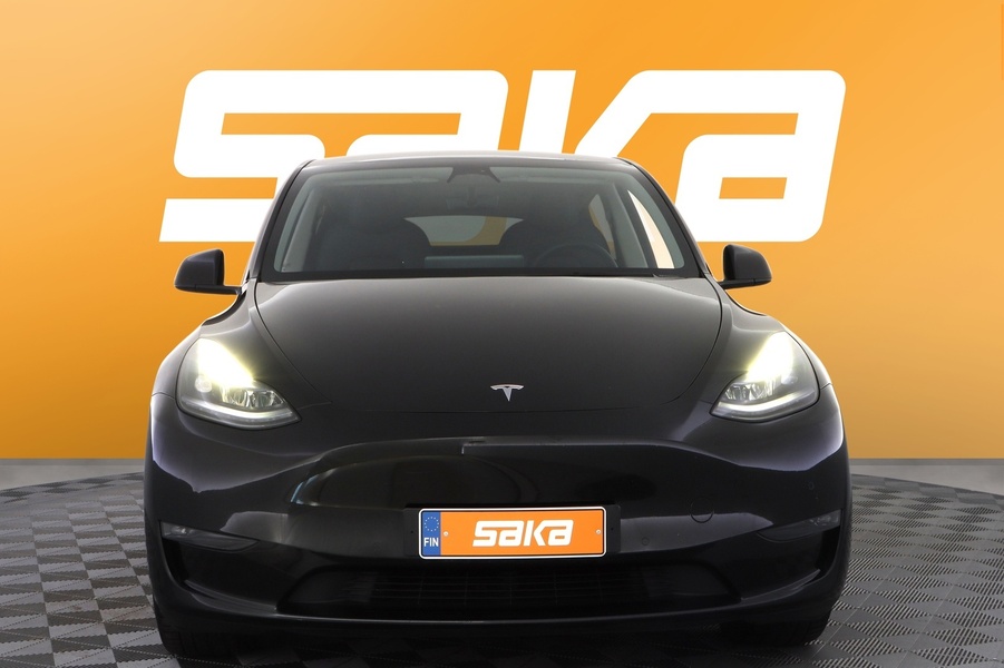 Tesla Model Y vaihtoauto