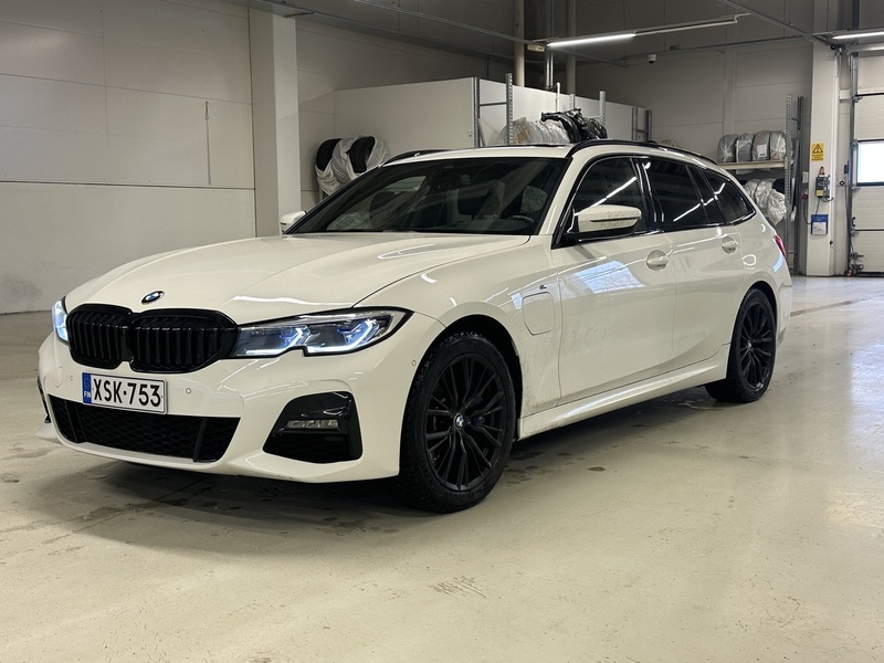 BMW 330 vaihtoauto