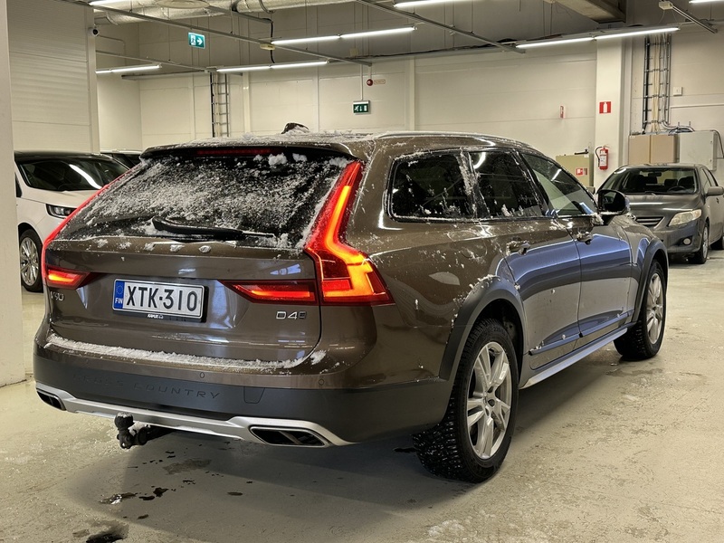 Volvo V90 Cross Country vaihtoauto