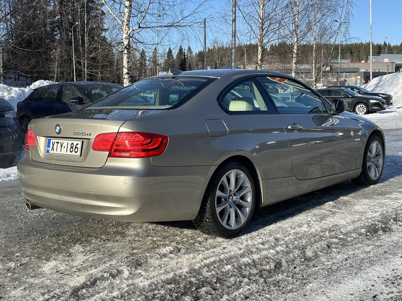 BMW 320 vaihtoauto