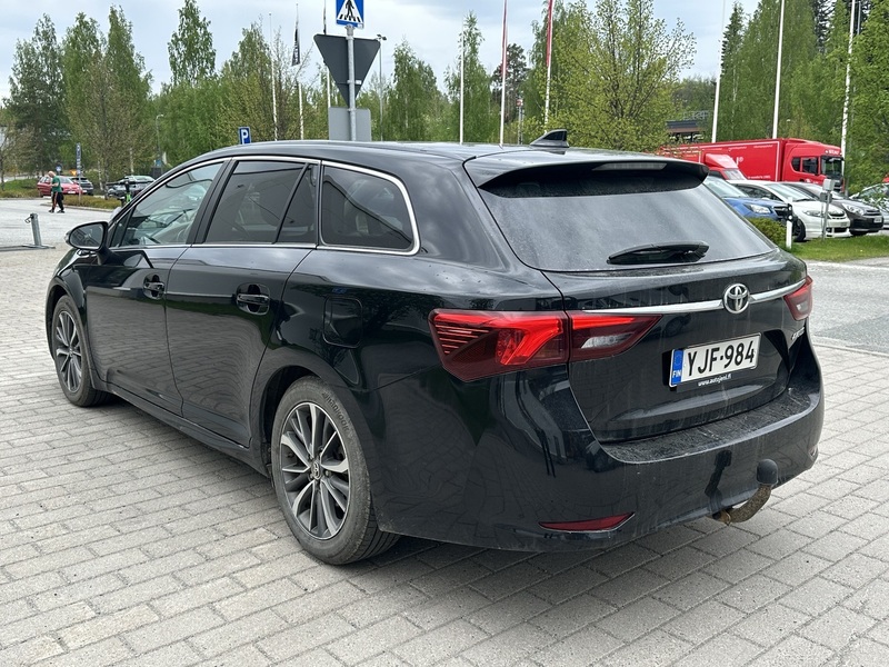 Toyota Avensis vaihtoauto