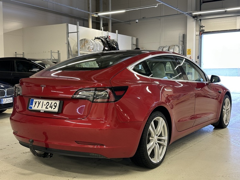 Tesla Model 3 vaihtoauto