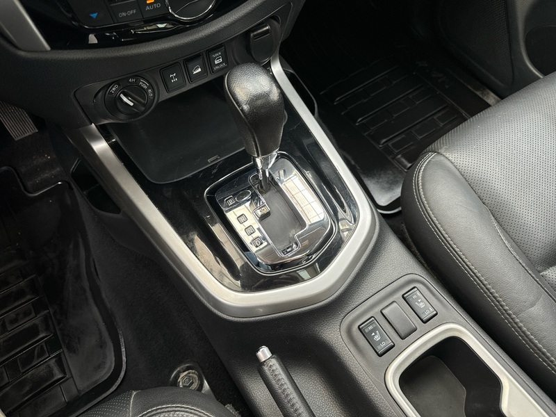 Nissan Navara vaihtoauto