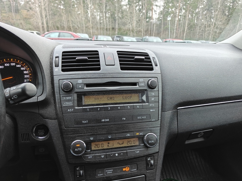 Toyota Avensis vaihtoauto