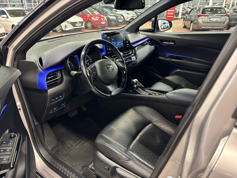 Toyota C-HR vaihtoauto