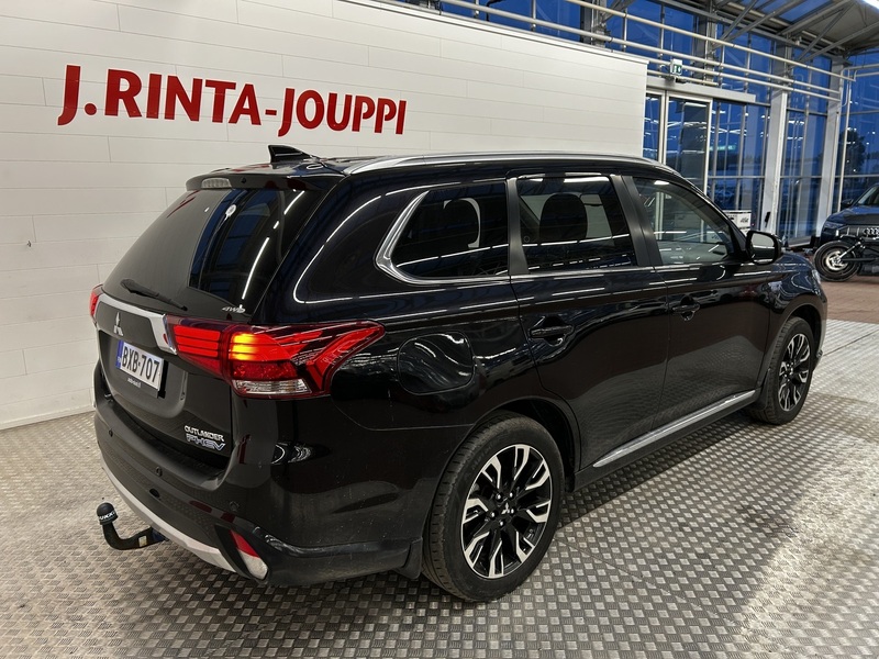 Mitsubishi Outlander PHEV vaihtoauto