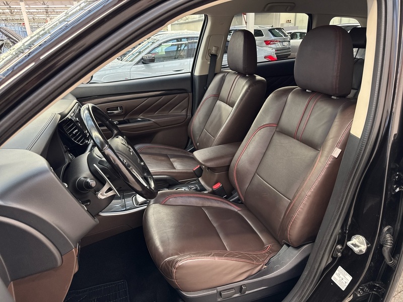 Mitsubishi Outlander PHEV vaihtoauto