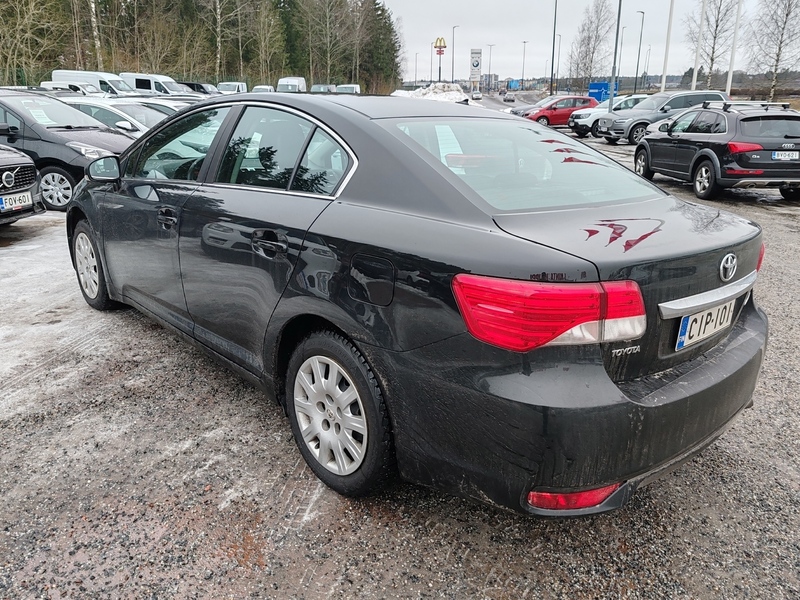 Toyota Avensis vaihtoauto