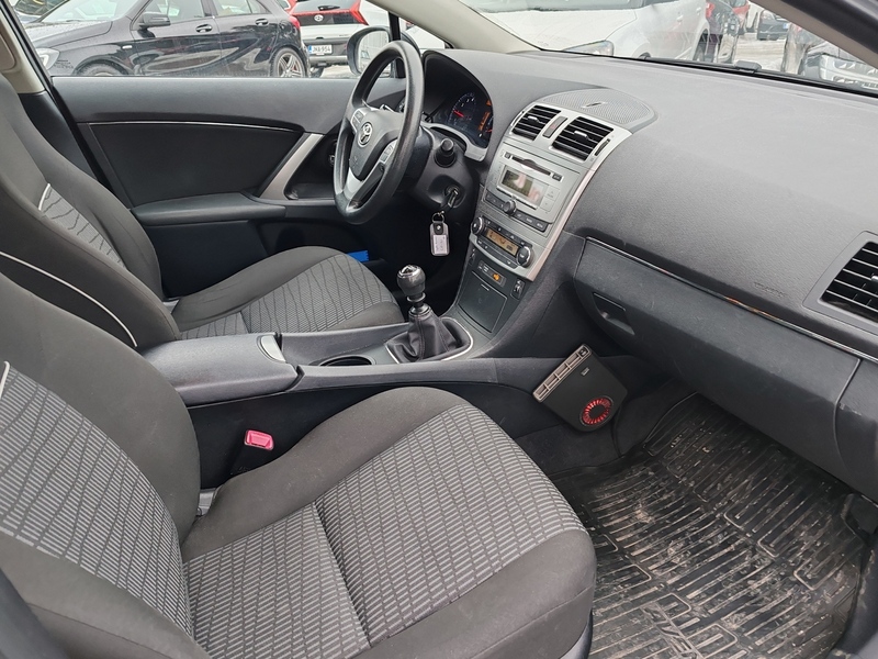 Toyota Avensis vaihtoauto