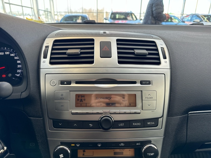 Toyota Avensis vaihtoauto