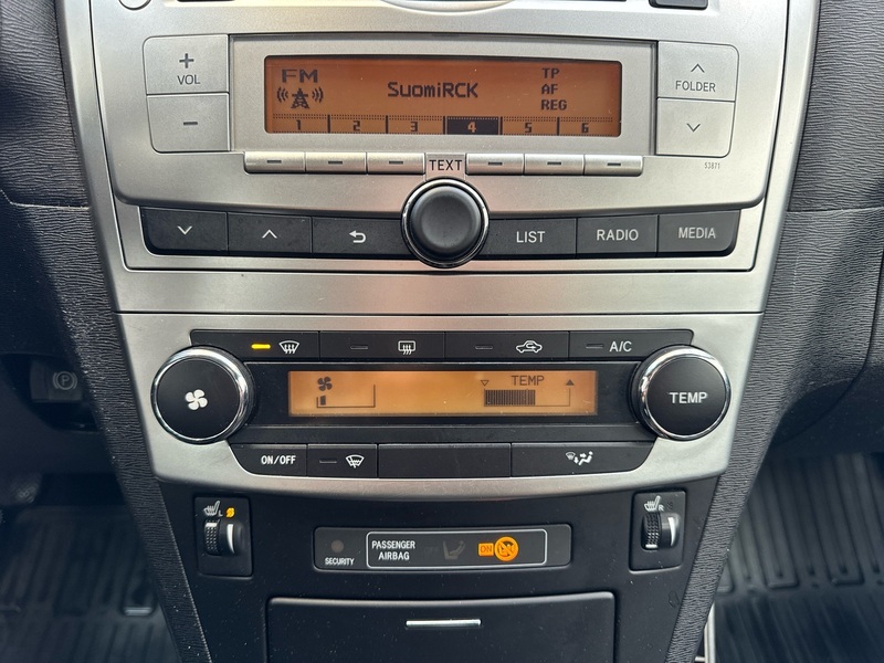 Toyota Avensis vaihtoauto