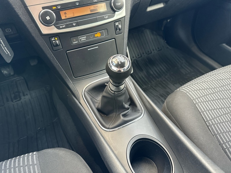 Toyota Avensis vaihtoauto