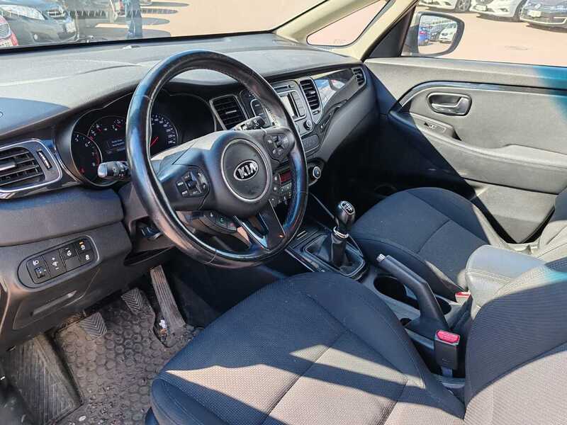 Kia Carens vaihtoauto