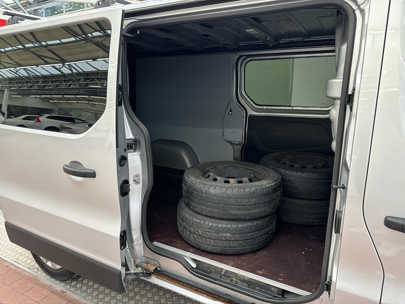 Opel Vivaro vaihtoauto