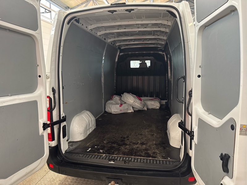 Nissan NV400 vaihtoauto