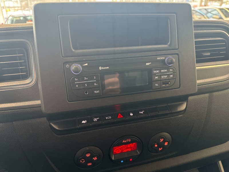 Nissan NV400 vaihtoauto