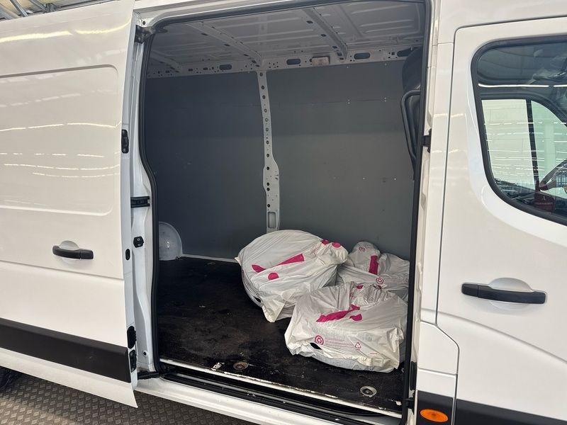 Nissan NV400 vaihtoauto