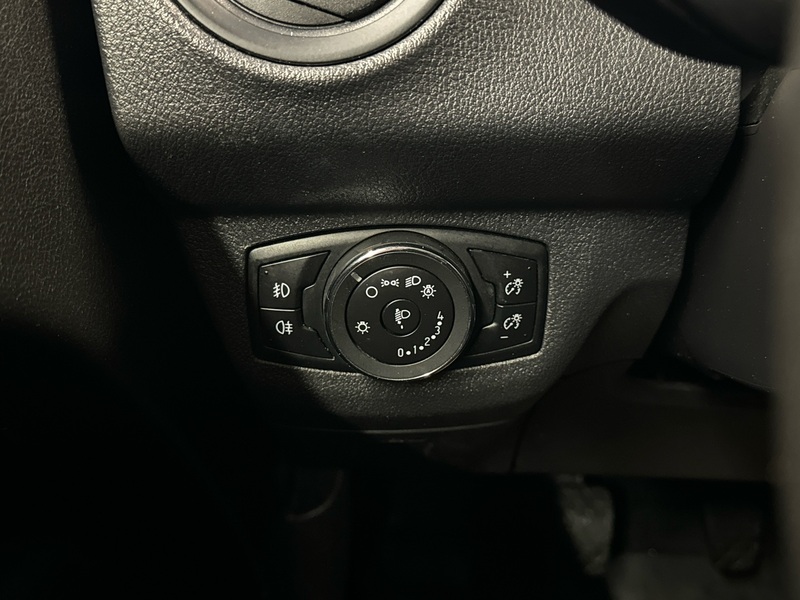 Ford Transit Courier vaihtoauto