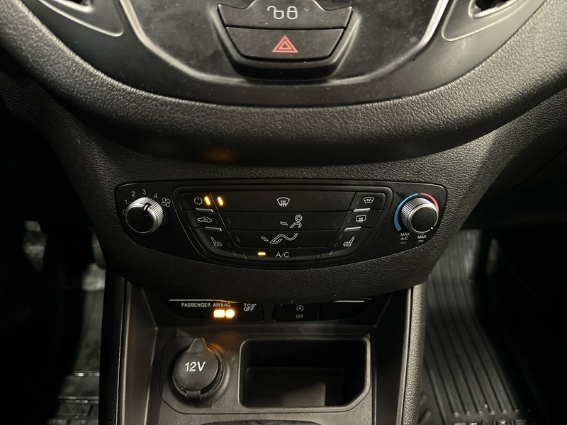 Ford Transit Courier vaihtoauto