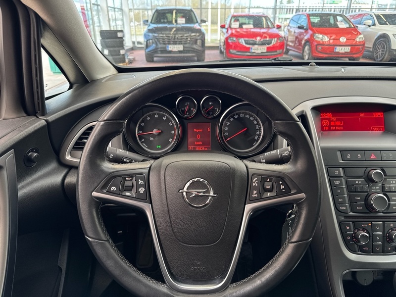 Opel Astra vaihtoauto