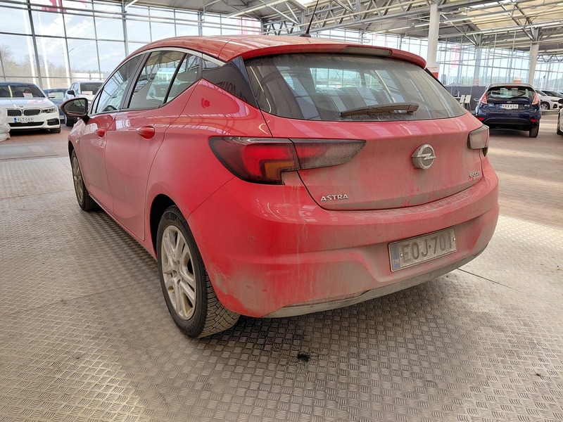 Opel Astra vaihtoauto