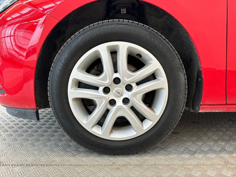 Opel Astra vaihtoauto