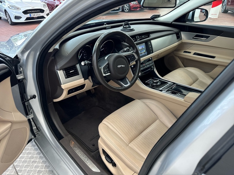 Jaguar XF vaihtoauto