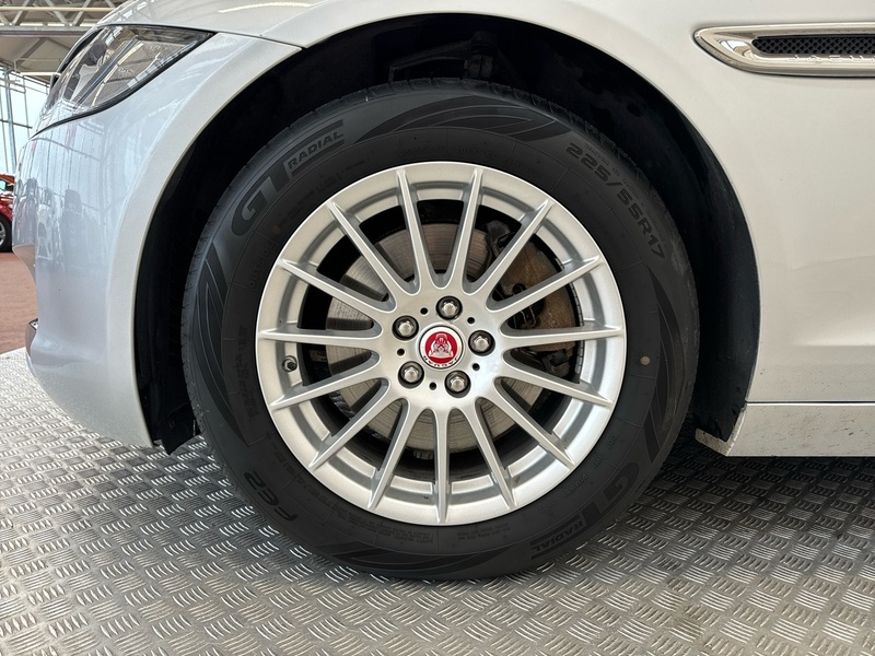 Jaguar XF vaihtoauto