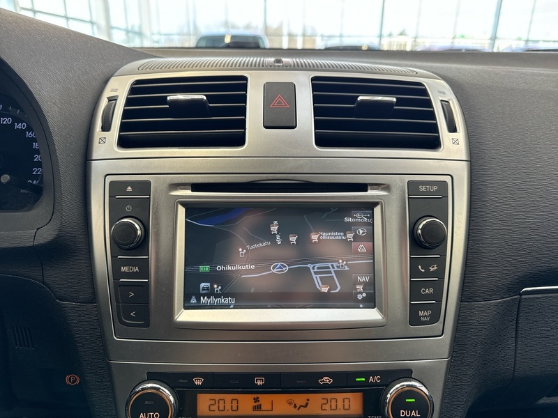 Toyota Avensis vaihtoauto