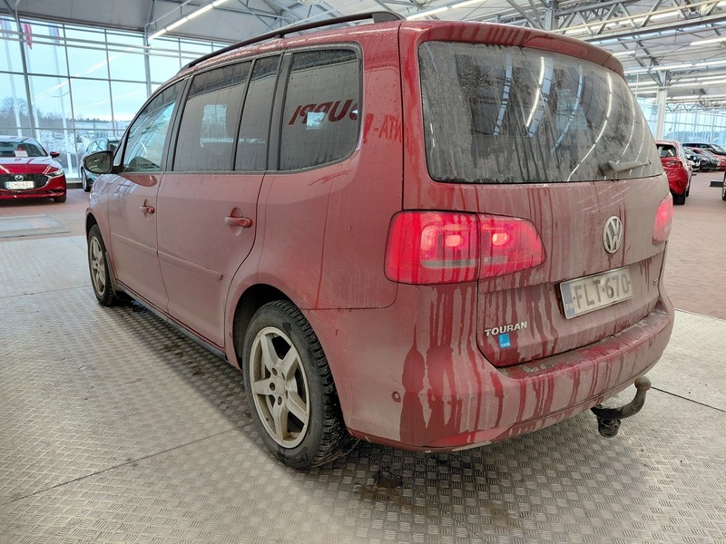 Volkswagen Touran vaihtoauto