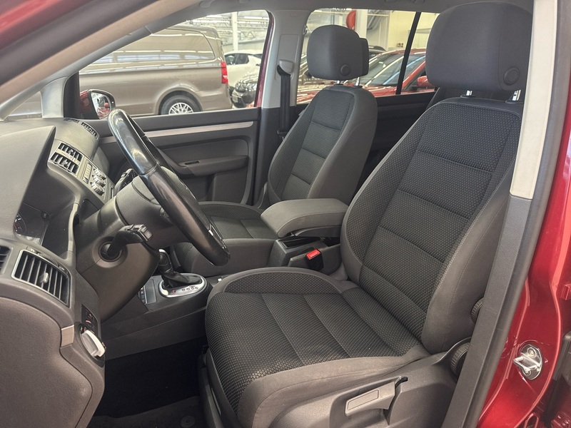 Volkswagen Touran vaihtoauto