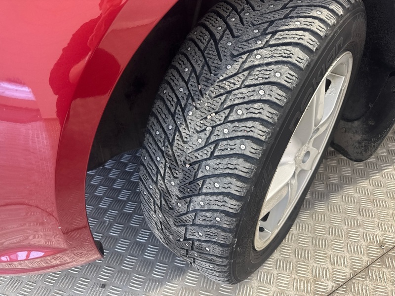 Volkswagen Touran vaihtoauto