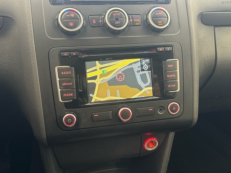 Volkswagen Touran vaihtoauto