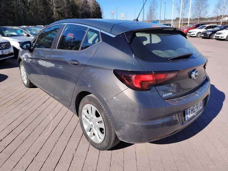 Opel Astra vaihtoauto