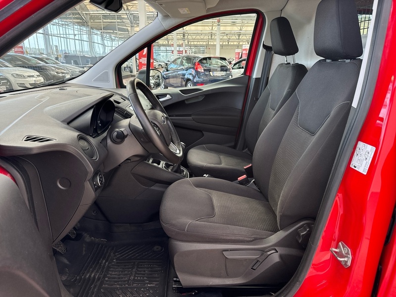Ford Transit Courier vaihtoauto