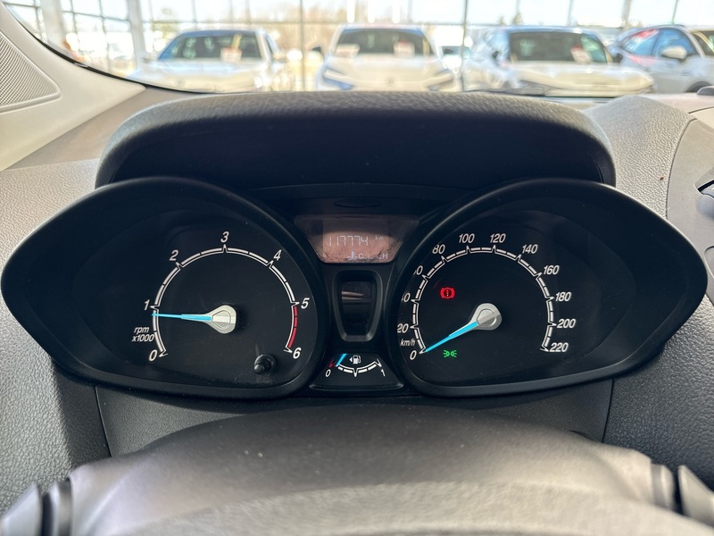 Ford Transit Courier vaihtoauto