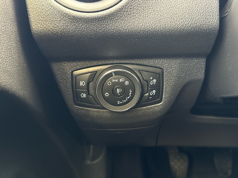 Ford Transit Courier vaihtoauto