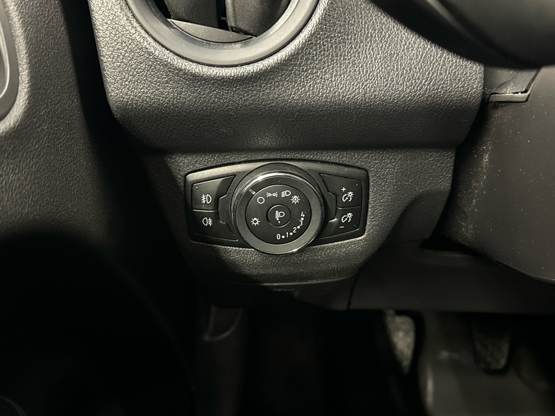 Ford Transit Courier vaihtoauto