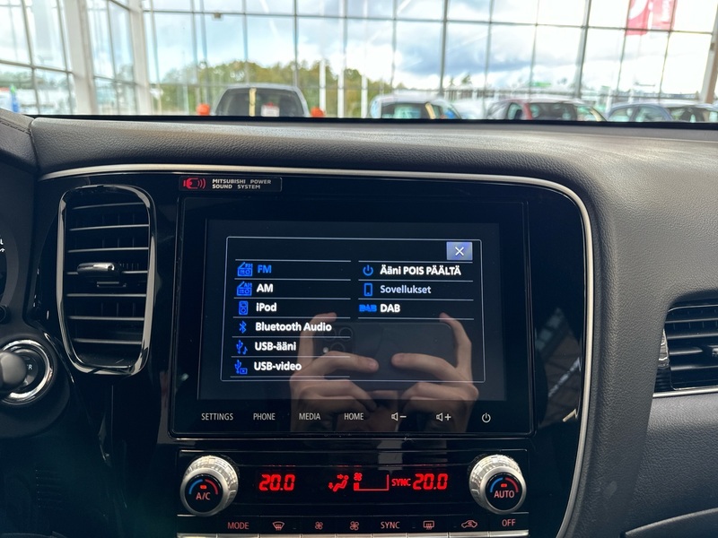 Mitsubishi Outlander PHEV vaihtoauto