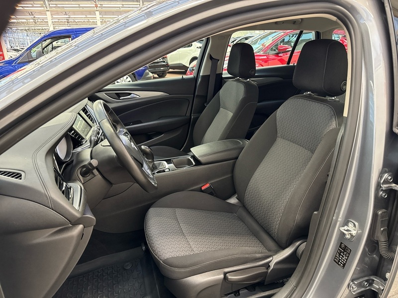 Opel Insignia vaihtoauto