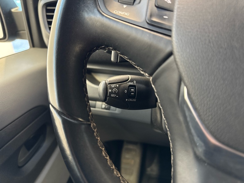 Opel Vivaro vaihtoauto