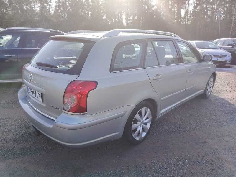 Toyota Avensis vaihtoauto