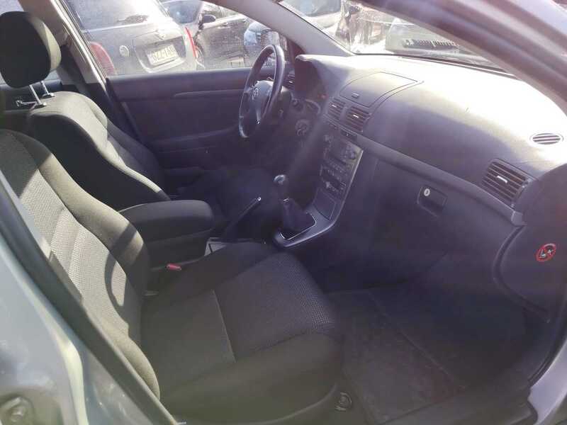 Toyota Avensis vaihtoauto