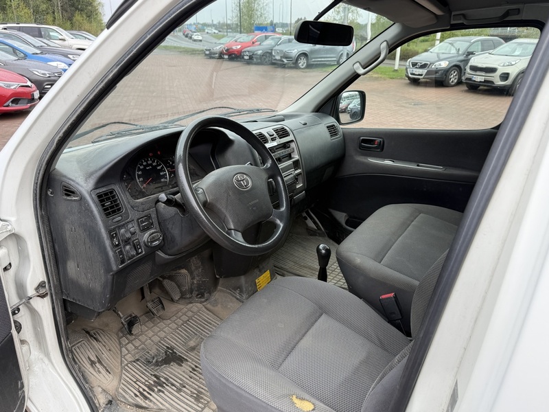 Toyota Hiace vaihtoauto