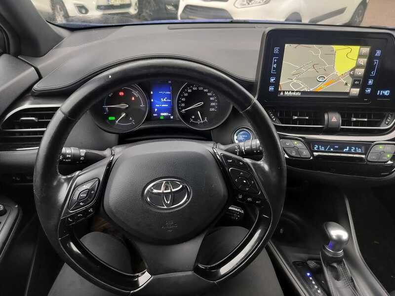 Toyota C-HR vaihtoauto