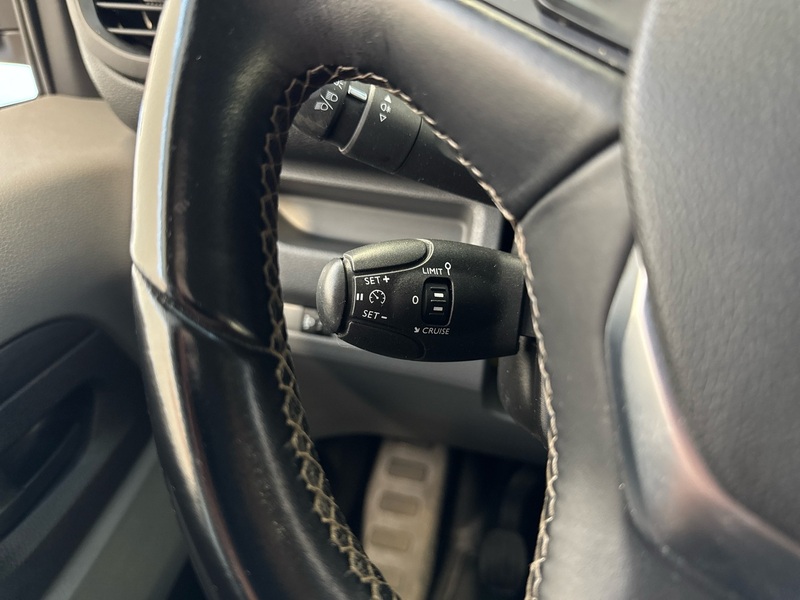 Opel Vivaro vaihtoauto